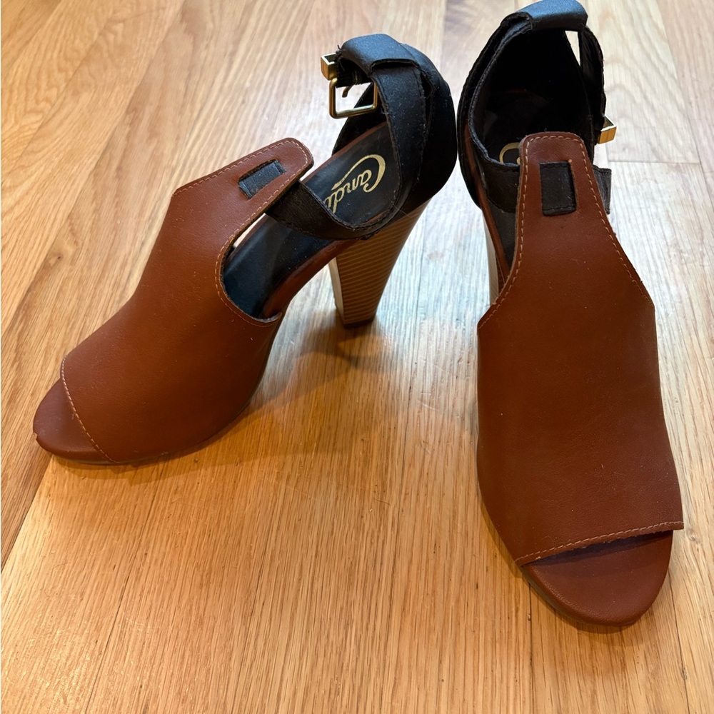 Women's Brown Peep-Toe Block Heel Sandals - Candie's